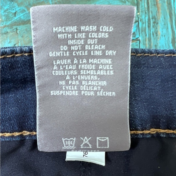 Melissa McCarthy Distressed Bermuda Shorts Size 28 - Picture 10 of 12